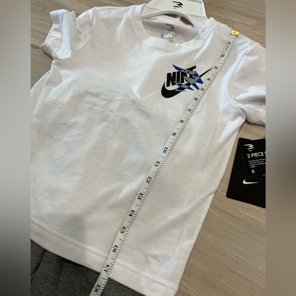 Nike Kids White Tee and Gray Shorts Set with Blue and Black Graphics Size 6 - Picture 10 of 12